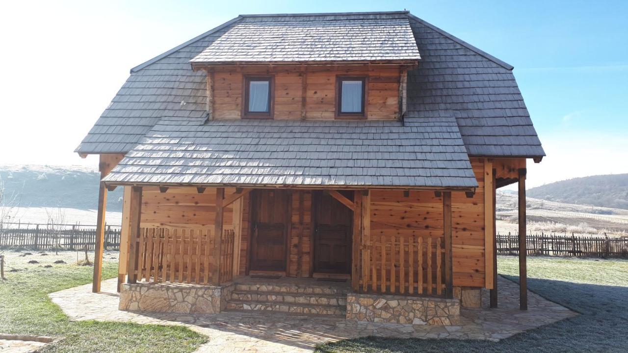 לינה וארוחת בוקר Sokolac  Konoba Ognjiste מראה חיצוני תמונה