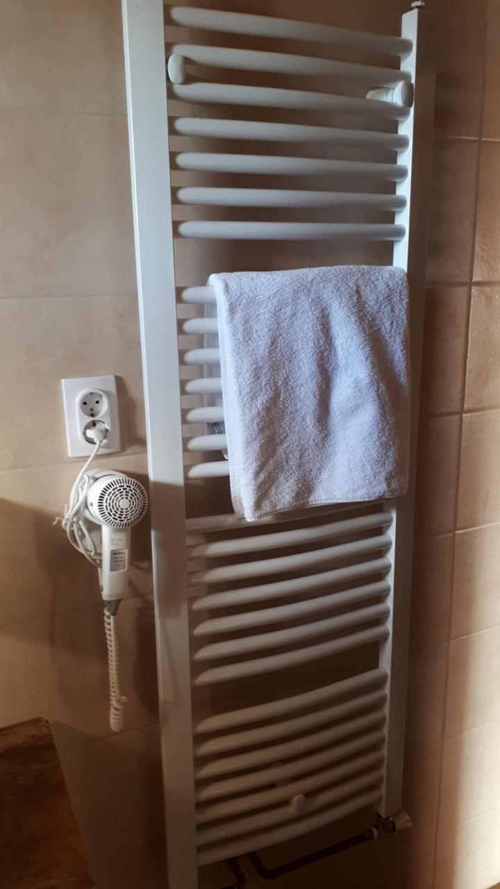 לינה וארוחת בוקר Sokolac  Konoba Ognjiste מראה חיצוני תמונה