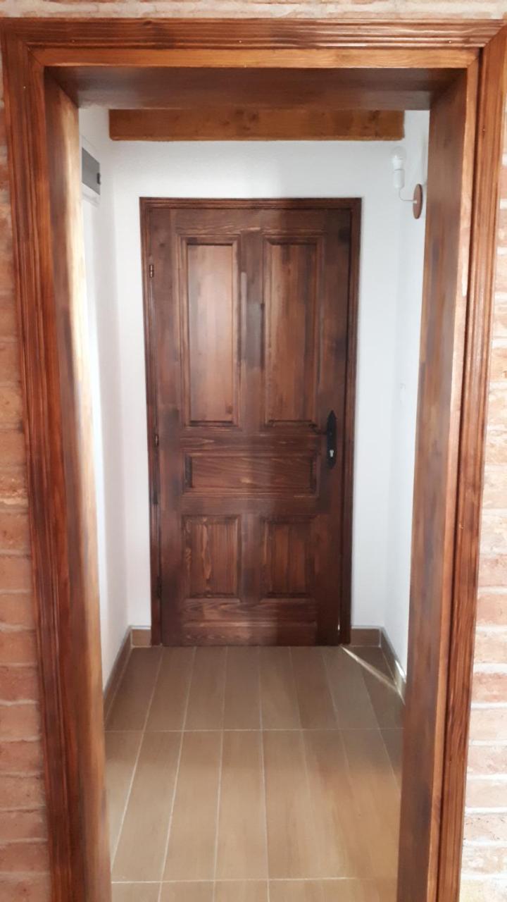 לינה וארוחת בוקר Sokolac  Konoba Ognjiste מראה חיצוני תמונה