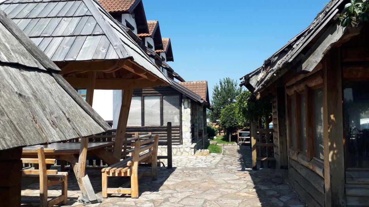 לינה וארוחת בוקר Sokolac  Konoba Ognjiste מראה חיצוני תמונה
