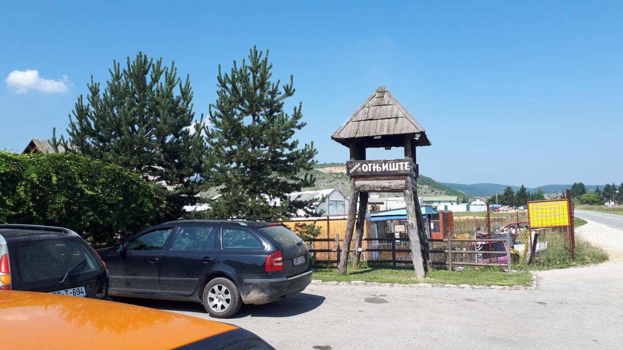 לינה וארוחת בוקר Sokolac  Konoba Ognjiste מראה חיצוני תמונה